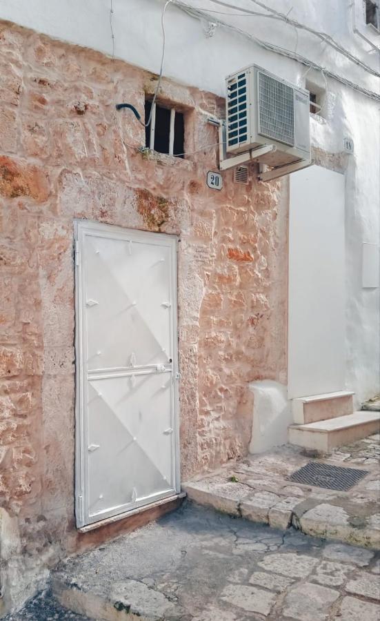 La Nicchia Di Zio Valerio Villa Ceglie Messapica Bagian luar foto
