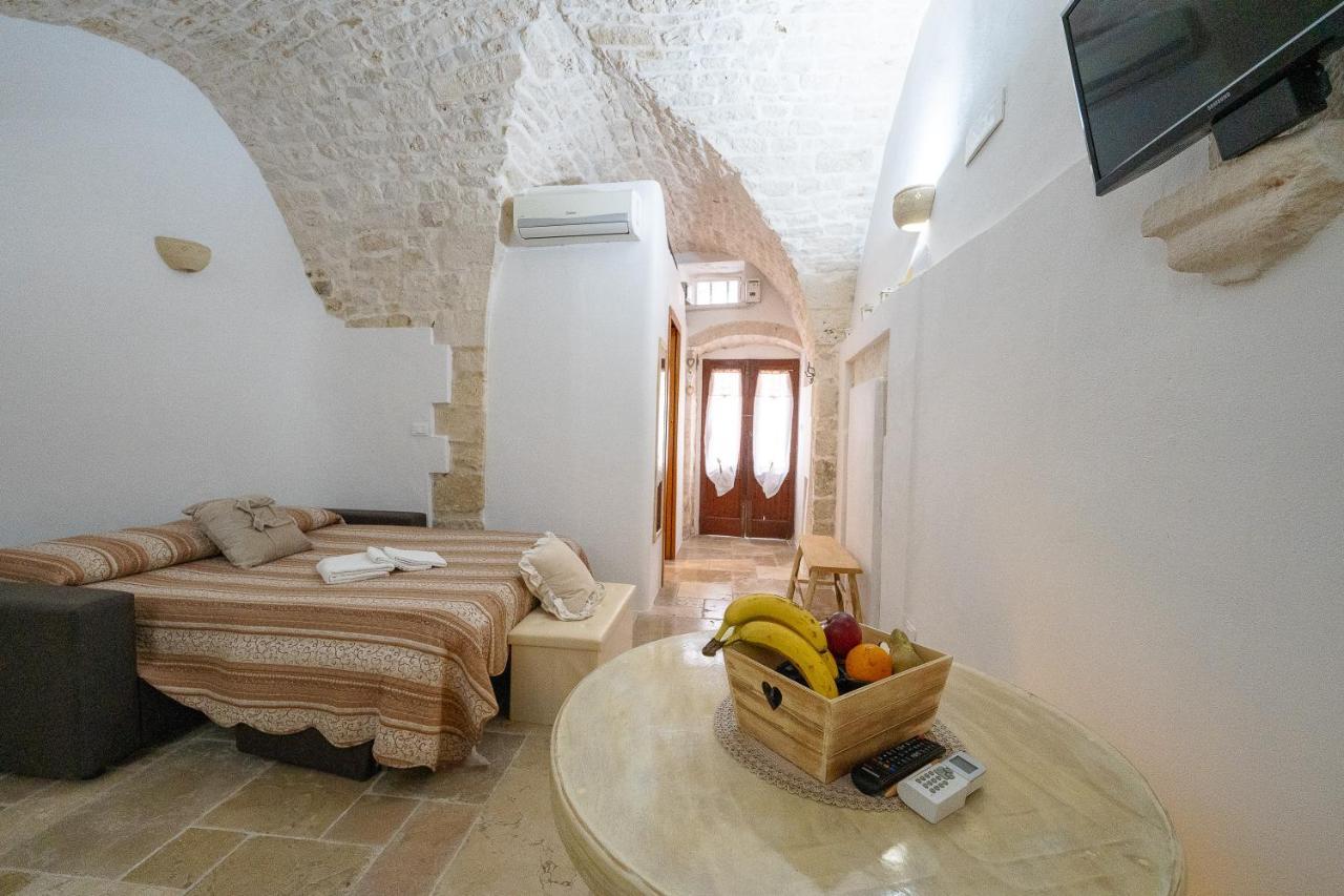 La Nicchia Di Zio Valerio Villa Ceglie Messapica Bagian luar foto