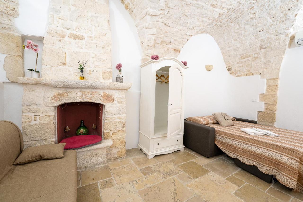 La Nicchia Di Zio Valerio Villa Ceglie Messapica Bagian luar foto
