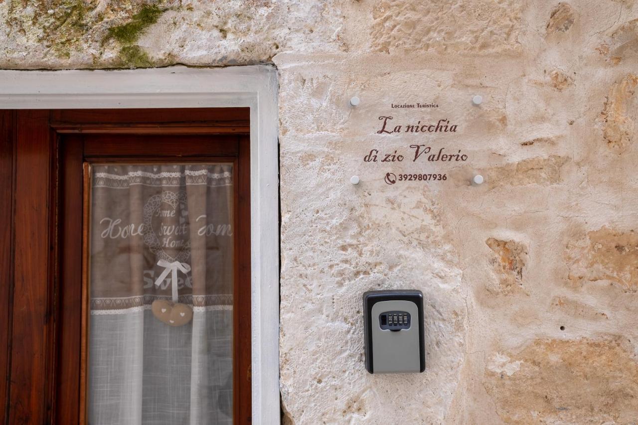 La Nicchia Di Zio Valerio Villa Ceglie Messapica Bagian luar foto
