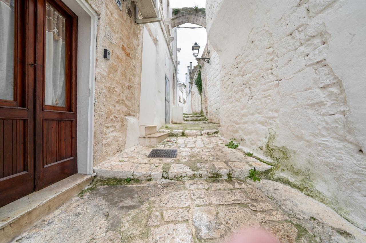 La Nicchia Di Zio Valerio Villa Ceglie Messapica Bagian luar foto